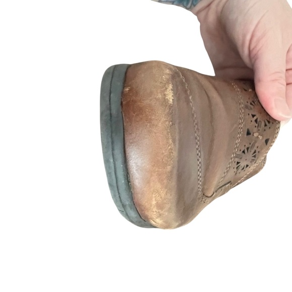 Earth Origins Janie Brown Leather Perforated Mule Clogs Size 6.5 - Picture 8 of 13